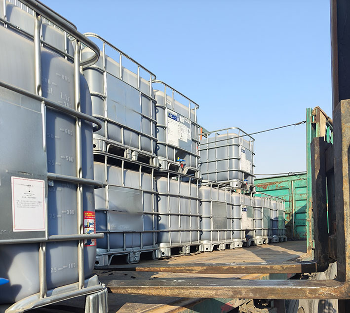 液體融雪劑裝車現場